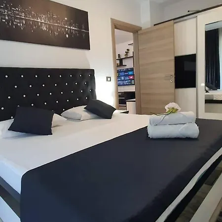 Alezzy Luxury Center Langa Plaja * Năvodari