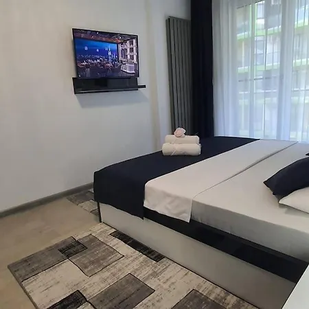Alezzy Luxury Center Langa Plaja Apartment