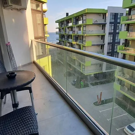 Alezzy Luxury Center Langa Plaja Apartment Navodari