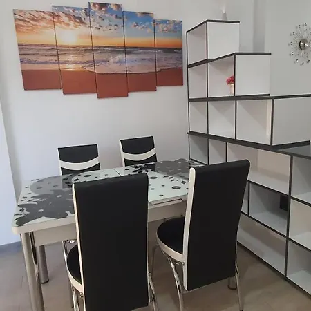 Apartment Alezzy Luxury Center Langa Plaja