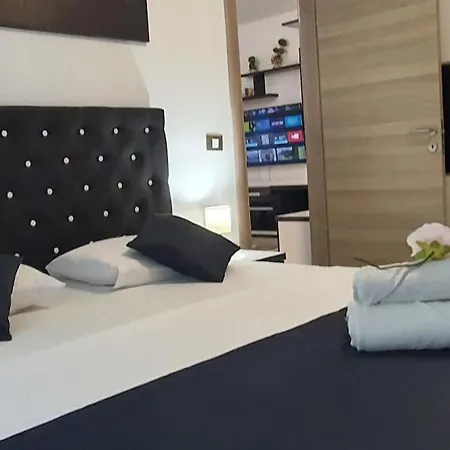 Alezzy Luxury Center Langa Plaja *